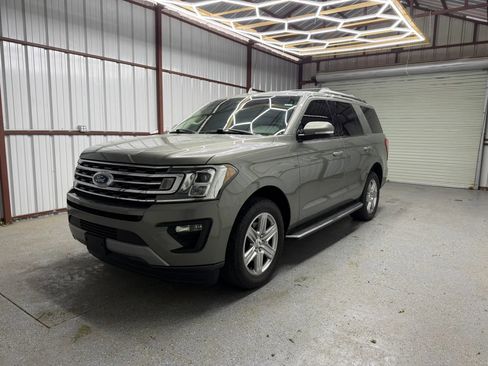 Used 2019 Ford Expedition XLT w/ Equipment Group 202A RWD image 3