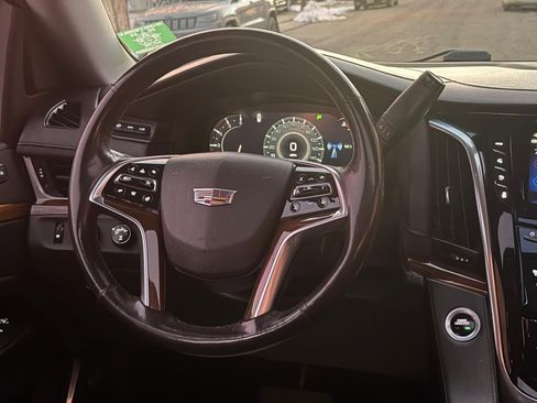 Used 2018 Cadillac Escalade Premium Luxury image 40