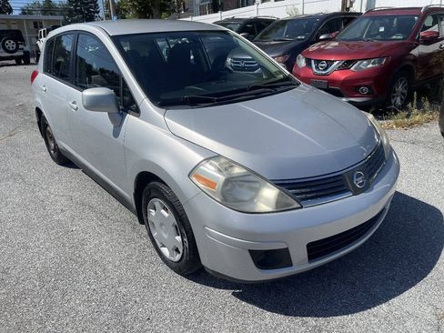 Used 2009 Nissan Versa 1.8 S w/ PWR Pkg FWD image 3