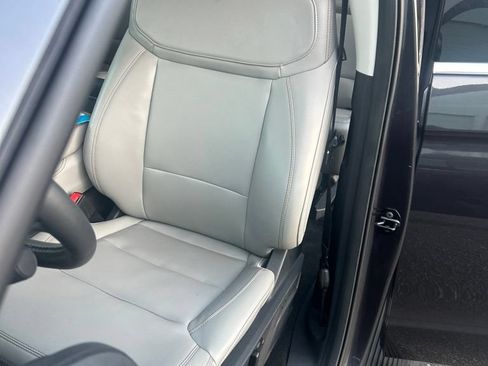 Used 2025 Ford Expedition Max Active RWD image 5