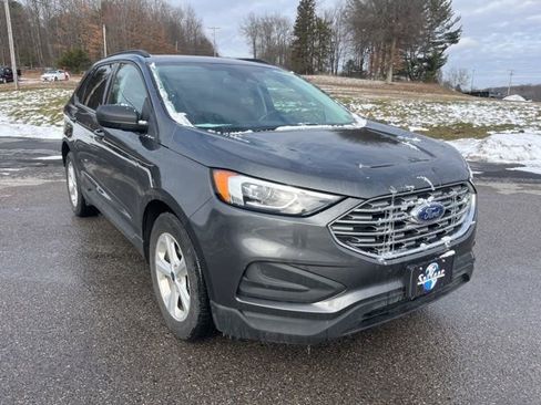 Used 2020 Ford Edge SE image 3