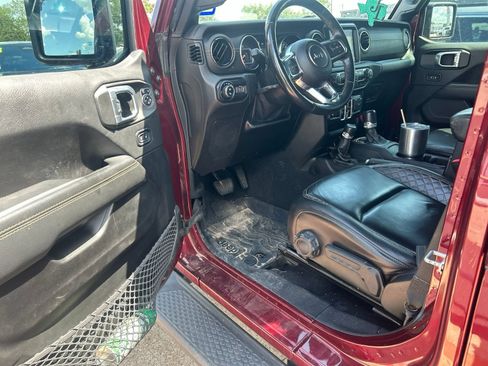 Used 2021 Jeep Gladiator Overland AWD/4WD image 5