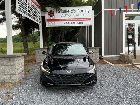 Used 2023 Hyundai Elantra SEL w/ Convenience Package FWD image 9
