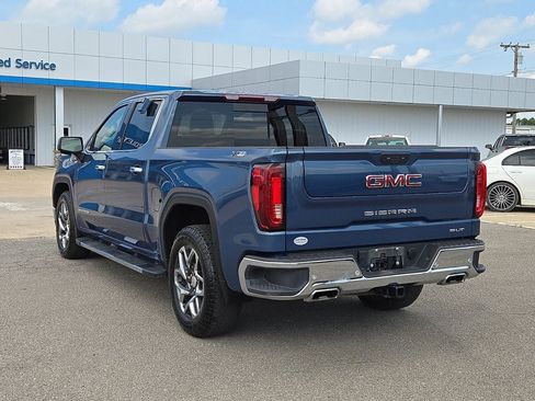 Used 2024 GMC Sierra 1500 SLT w/ SLT Premium Plus Package AWD/4WD image 4