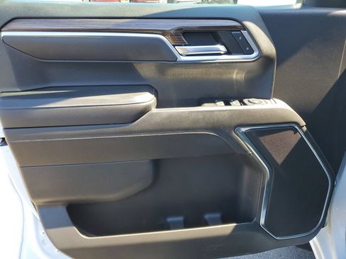 Used 2023 Chevrolet Silverado 1500 LT AWD/4WD image 24