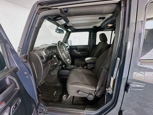 Used 2018 Jeep Wrangler Unlimited Sport S image 17