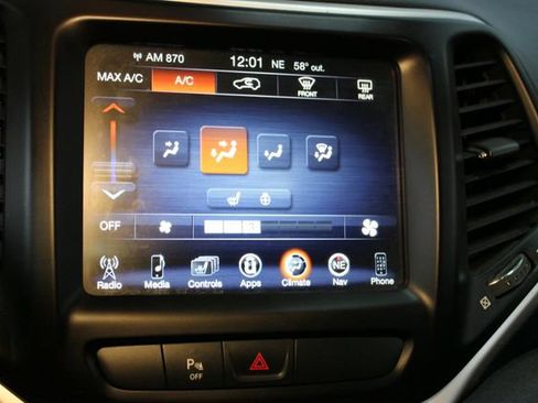 Used 2016 Jeep Cherokee Trailhawk w/ Leather Interior Group AWD/4WD image 24