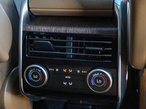 New 2025 Land Rover Range Rover Long Wheelbase SE image 27