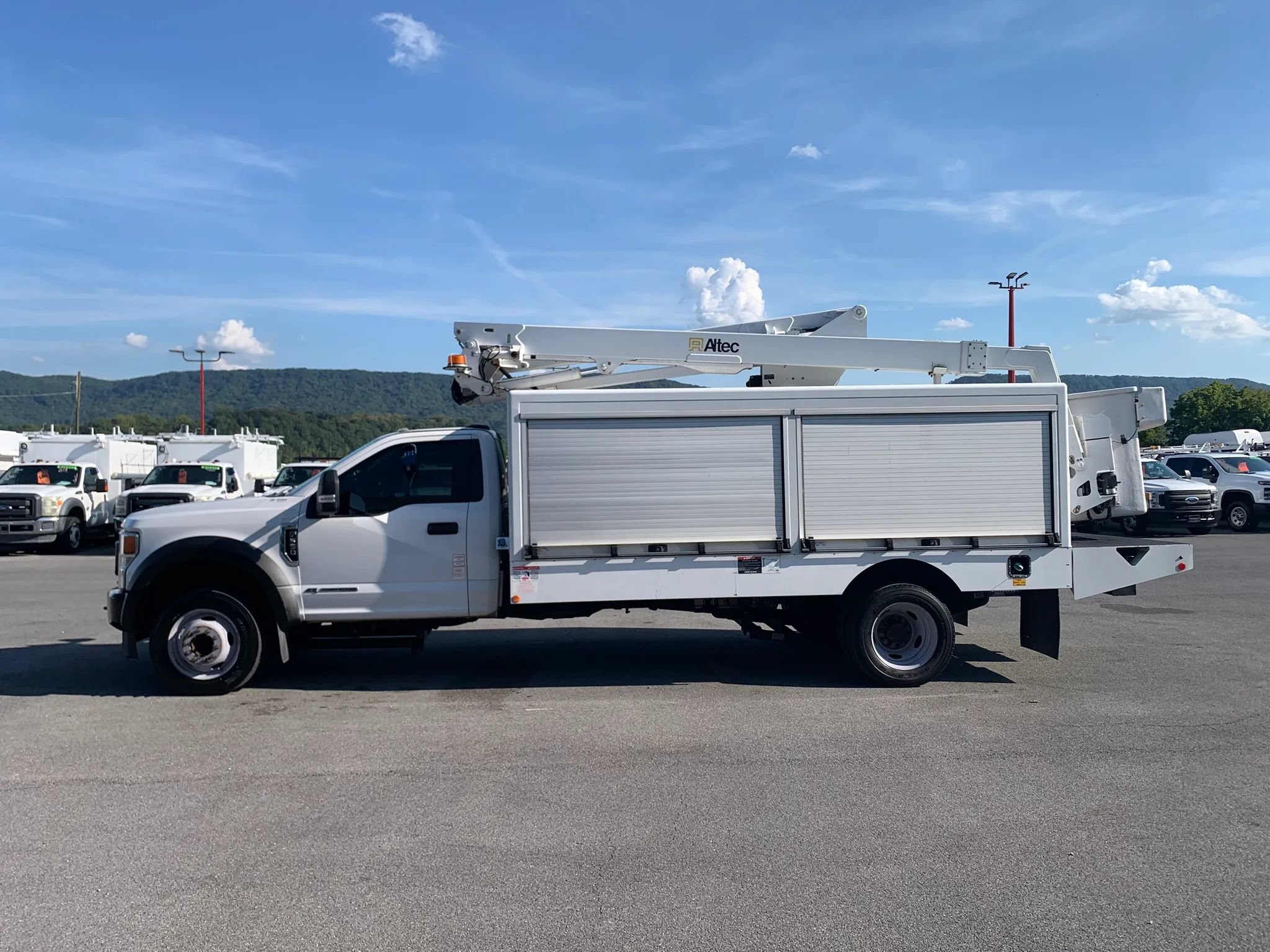 Used 2020 Ford F550 2WD Regular Cab Super Duty image 5