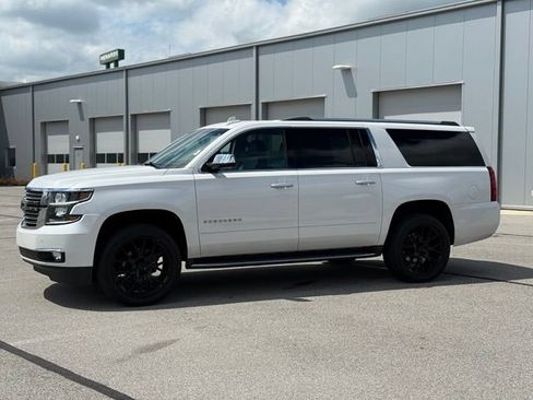 Used 2018 Chevrolet Suburban Premier AWD/4WD image 2