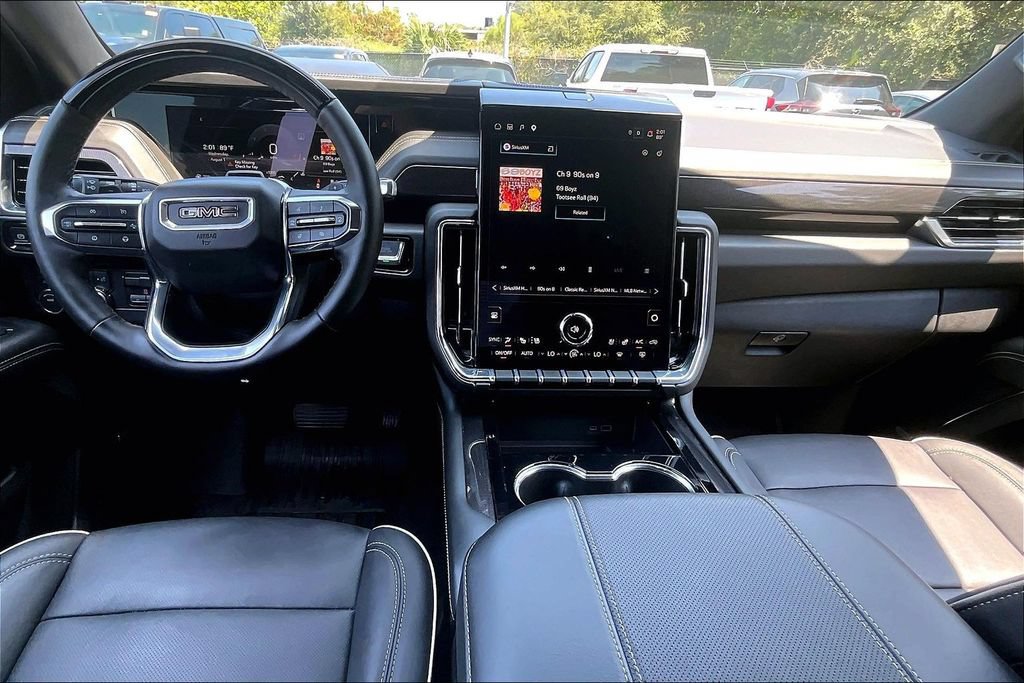 Used 2026 GMC Yukon Elevation w/ Elevation Premium Package AWD/4WD image 7