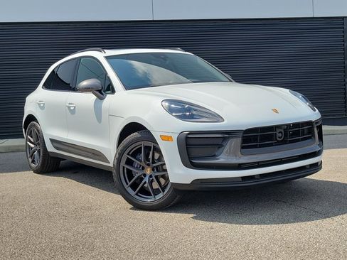 Certified 2026 Porsche Macan Turbo AWD/4WD image 9