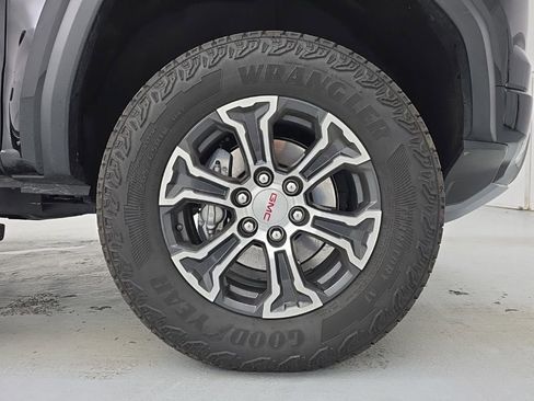 Used 2025 GMC Canyon AT4 w/ AT4 Premium Package AWD/4WD image 19
