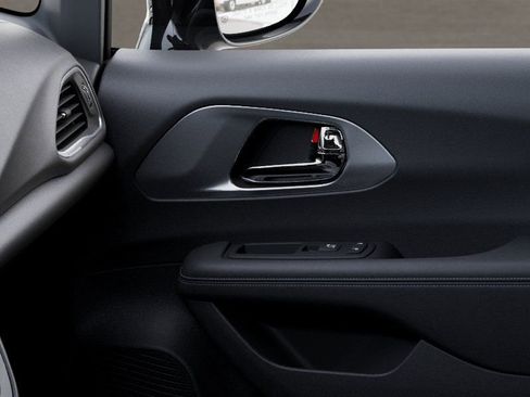 New 2026 Chrysler Voyager LX image 25