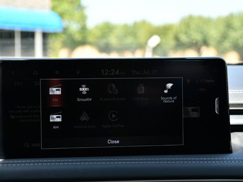 Used 2025 Genesis G70 2.5T image 15