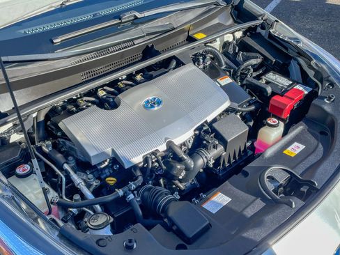 Used 2017 Toyota Prius Two w/ Carpet Mat Package image 39