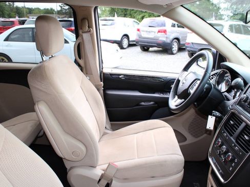 Used 2013 Dodge Grand Caravan SE FWD image 11