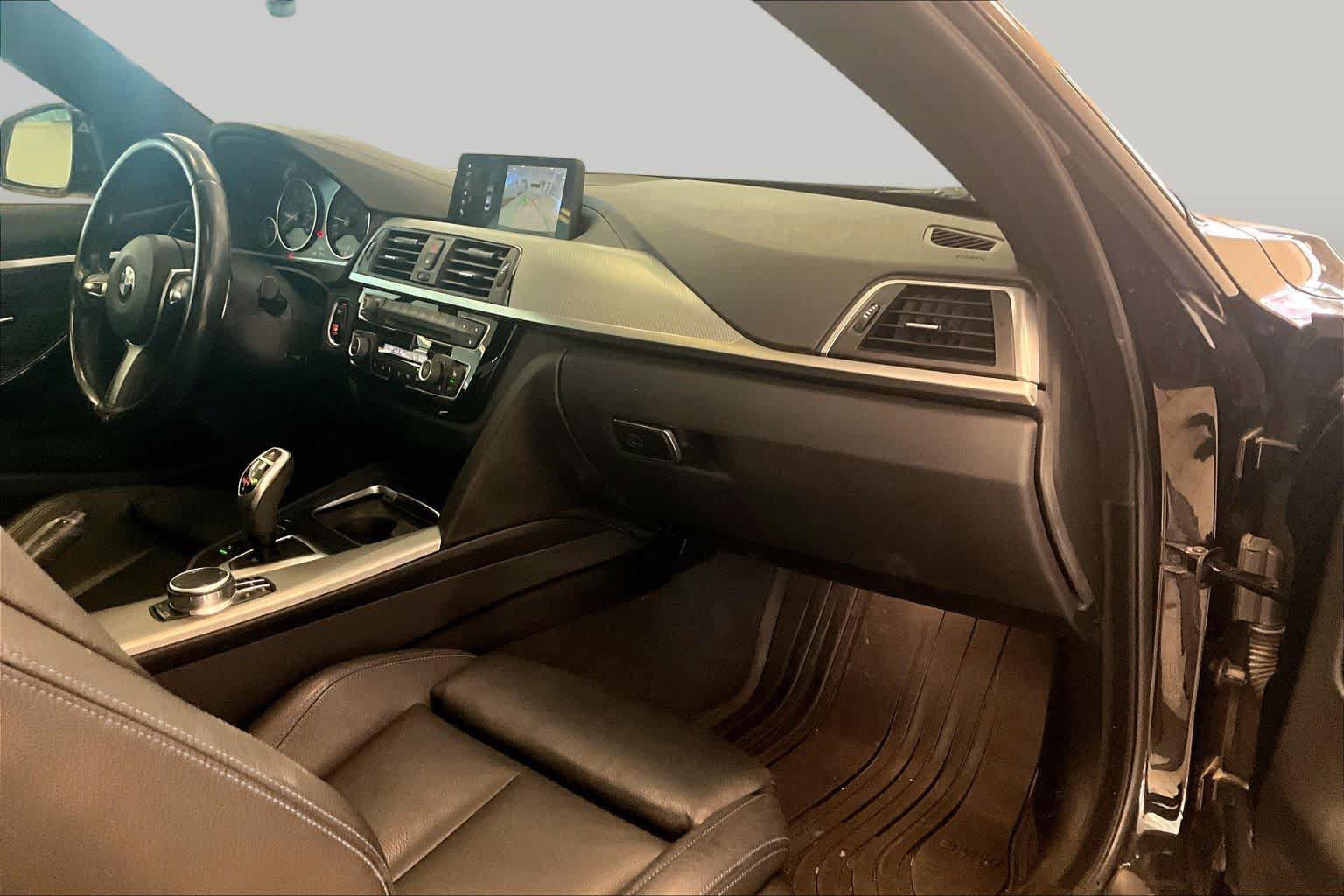 Used 2019 BMW 430i Coupe w/ M Sport Package RWD image 17