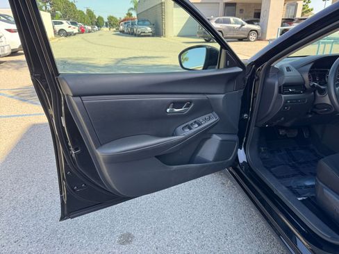 Used 2025 Nissan Sentra SV image 18
