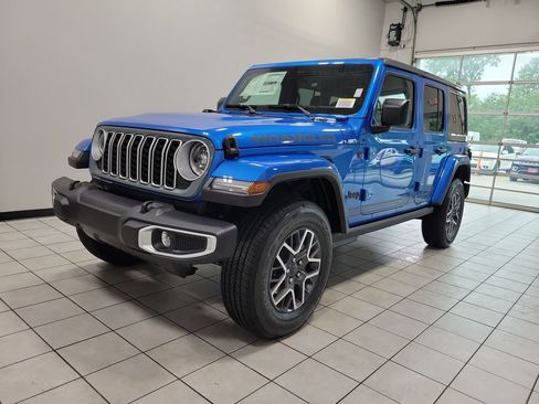 New 2026 Jeep Wrangler Unlimited Sahara w/ Rockslide Package AWD/4WD image 3