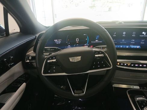 Used 2024 Cadillac Lyriq Luxury w/ LPO, Floor Liner Package AWD/4WD image 19