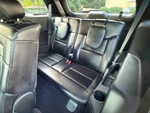Used 2020 Ford Explorer XLT w/ Equipment Group 202A AWD/4WD image 19