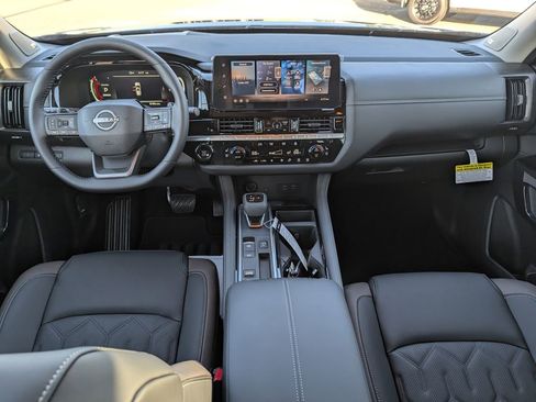 New 2026 Nissan Pathfinder Platinum image 8