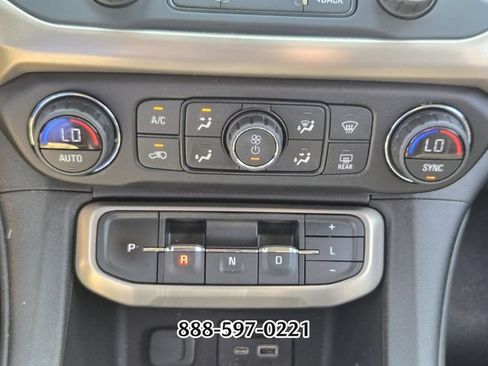 Used 2020 GMC Acadia Denali w/ Denali Ultimate Package AWD/4WD image 25