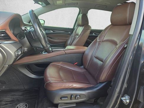 Used 2019 Buick Enclave Avenir w/ Avenir Technology Package image 17