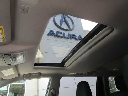 Used 2019 Toyota Highlander XLE AWD/4WD image 15