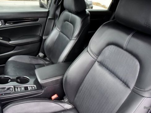 Used 2022 Honda Civic Sport Touring image 9