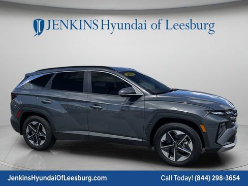 Certified 2025 Hyundai Tucson SEL FWD image 2