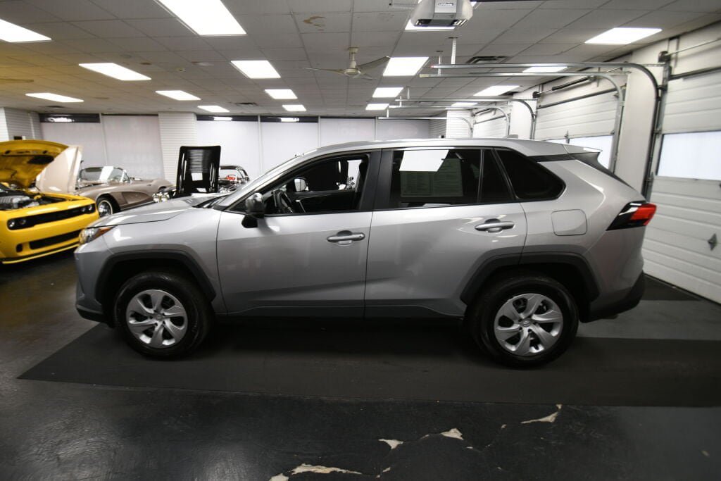 Certified 2025 Toyota RAV4 LE FWD image 5