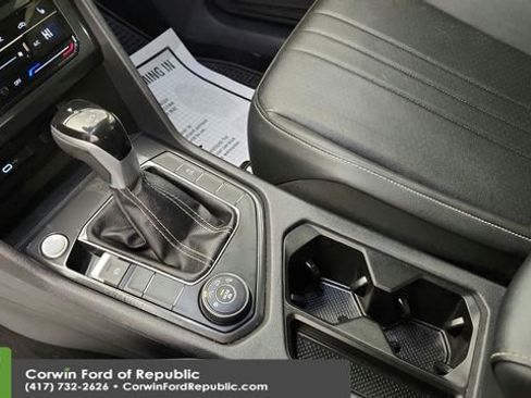 Used 2024 Volkswagen Tiguan SE image 14