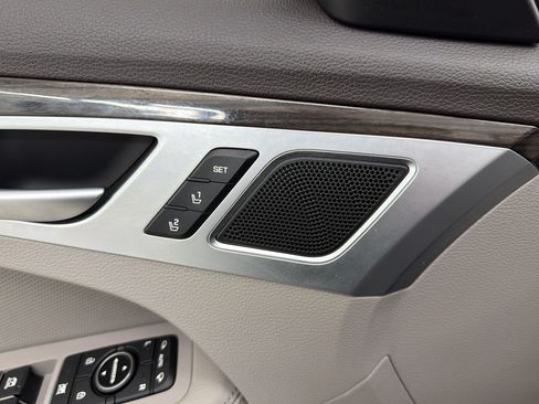 Used 2019 Genesis G80 3.8 RWD image 33