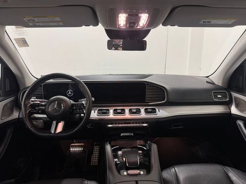 Used 2026 Mercedes-Benz GLS 450 4MATIC image 2