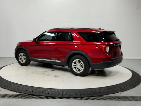 Used 2021 Ford Explorer XLT RWD image 6