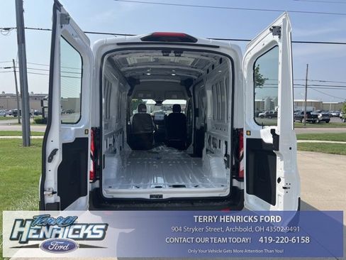 New 2023 Ford E-Transit Medium Roof image 11