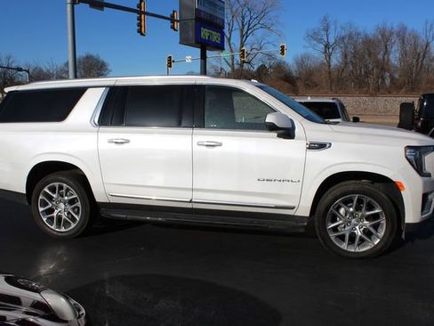 Used 2024 GMC Yukon XL Denali image 4