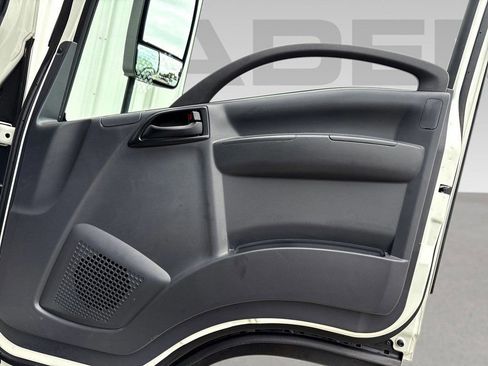 Used 2024 Isuzu NQR RWD image 8
