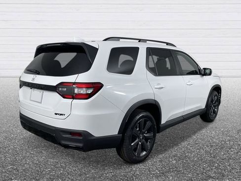 New 2026 Honda Pilot Sport image 5