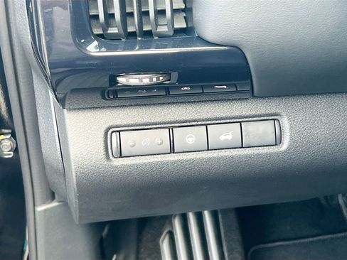 New 2026 Nissan Pathfinder SV image 10