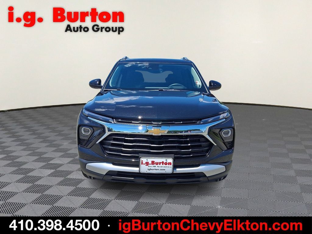 Used 2026 Chevrolet TrailBlazer LT w/ Convenience Package FWD image 2