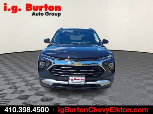 Used 2026 Chevrolet TrailBlazer LT w/ Convenience Package FWD image 2