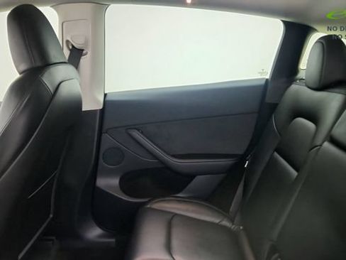 Used 2022 Tesla Model Y Long Range AWD/4WD image 29