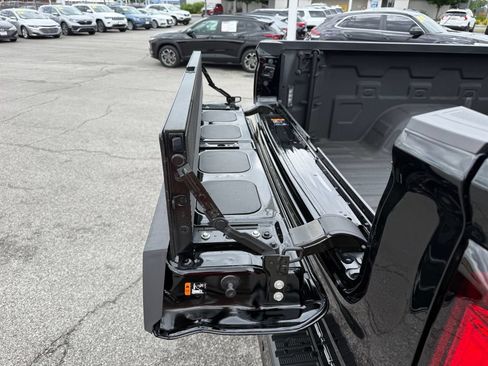 Used 2023 GMC Sierra 1500 Denali AWD/4WD image 9