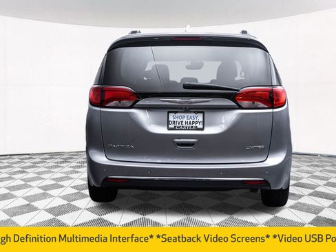 Used 2020 Chrysler Pacifica Limited w/ Advanced Safetytec Group FWD image 11