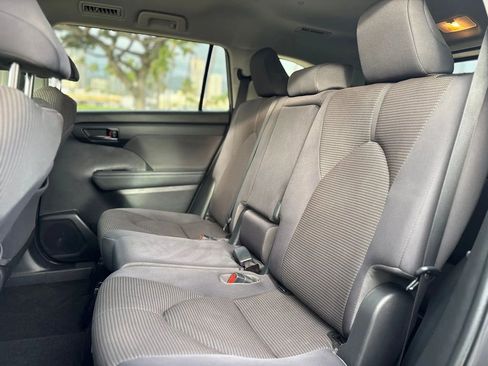 Used 2023 Toyota Highlander L FWD image 10