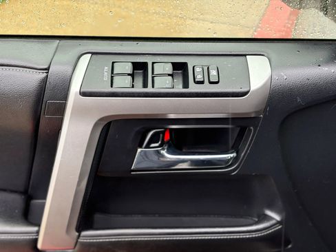 Used 2015 Toyota 4Runner SR5 image 13