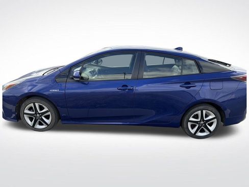 Used 2016 Toyota Prius Three Touring image 9